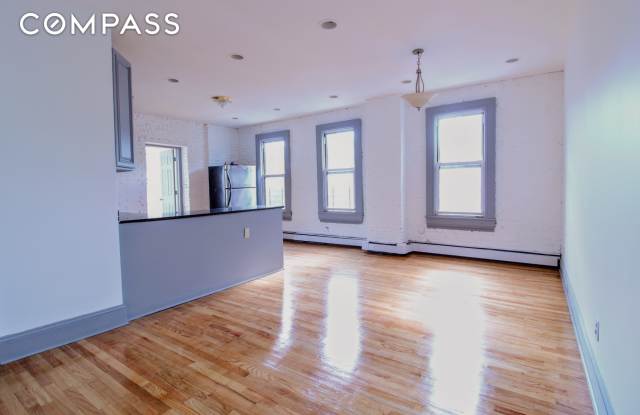 902 Avenue C Gallery 2