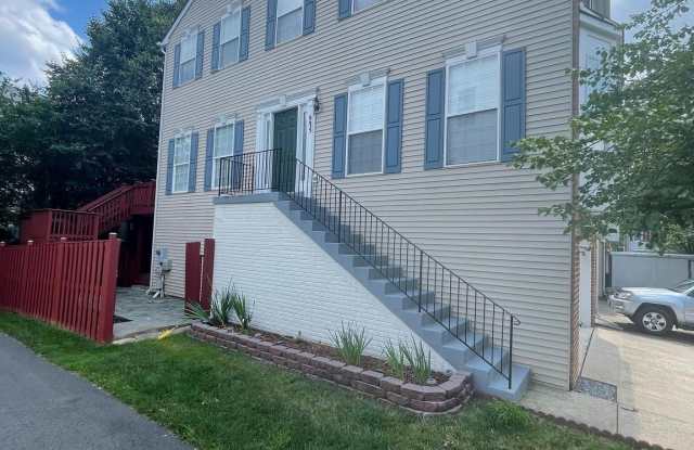 6633 CREEK POINT Way Gallery 3