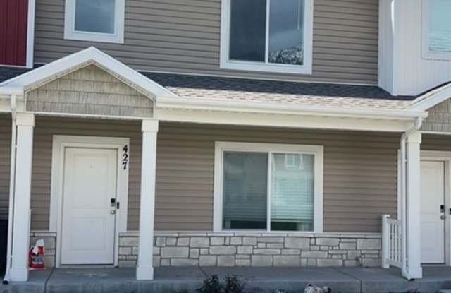 427 S 1540 E photos photos