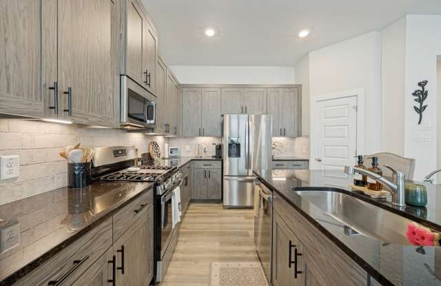 1617 Craftsman Gallery 3