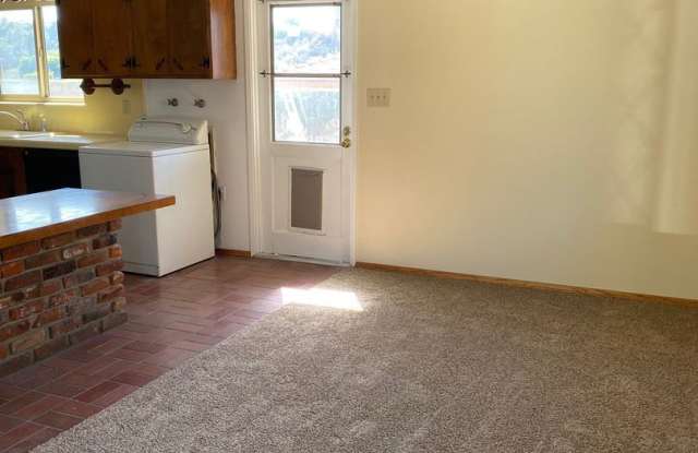 6833 Airoso Gallery 3