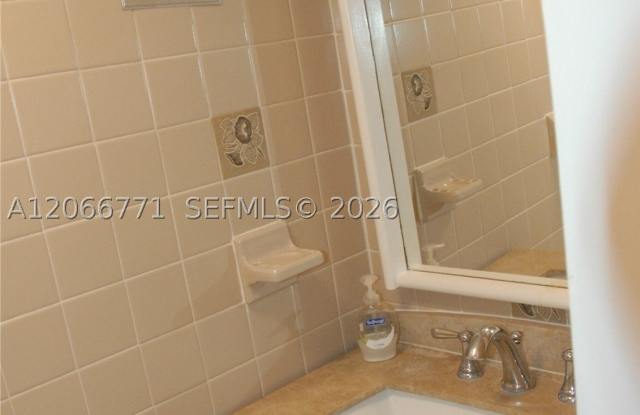 10907 N Kendall Dr Gallery 4