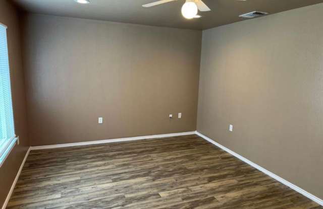 $0 First Month's Rent / $0 Deposit at Move-in Gallery 4