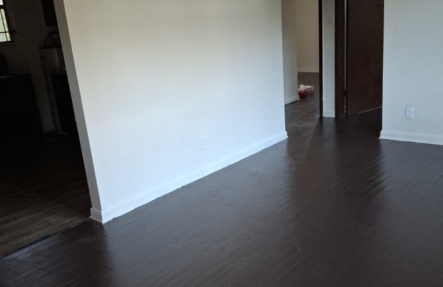 1844 W 14th St photos photos