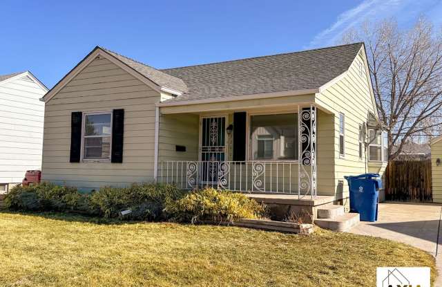 Charming 2BD/2BA Home with a Full Basement! photos photos