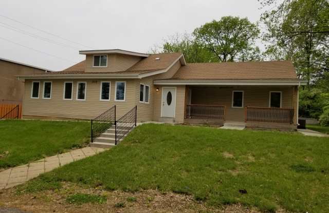 1115 Magnet Drive - 1115 Magnet Drive, Olivette, MO 63132