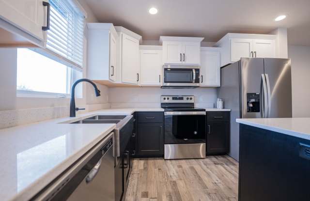 Private Location w/ Lawncare and Snow Removal Included! 6-month lease! Gallery 3