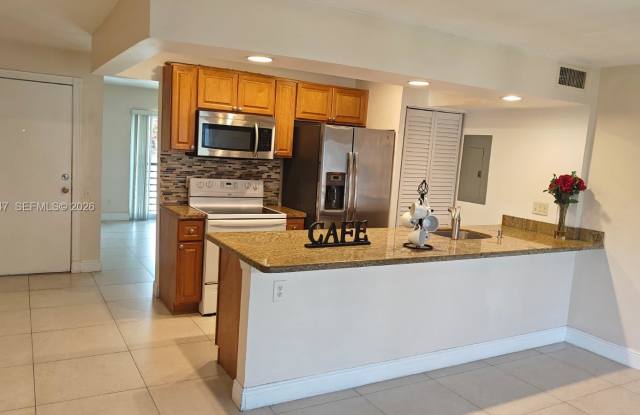 5214 Northeast 6th Avenue photos photos 5214 Northeast 6th Avenue photos photos