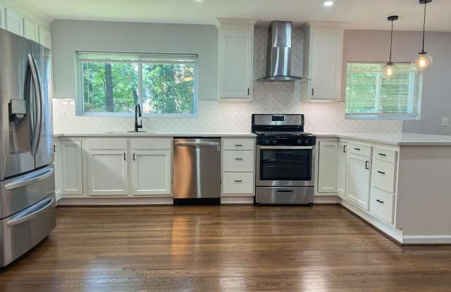 405 WOLFTRAP Road SE Gallery 1
