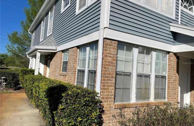 2367 COACH HOUSE Boulevard Gallery 1