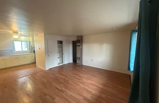 2051 Eberliein Gallery 3