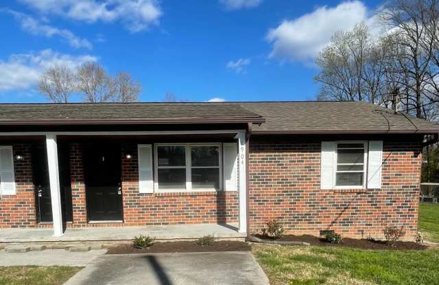 Cozy 2-Bedroom Townhome in West Knoxville!! photos photos