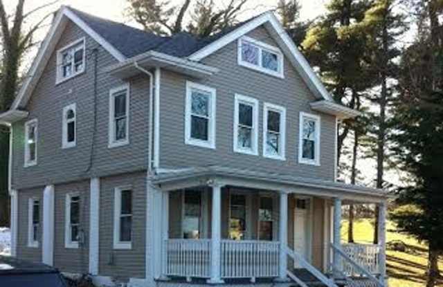 300 COUNTRY CLUB RD. YORK, PA 17403 ***LARGE HOME IN YORK SUBURBAN SCHOOLS!*** - 300 Country Club Road, Grantley, PA 17403