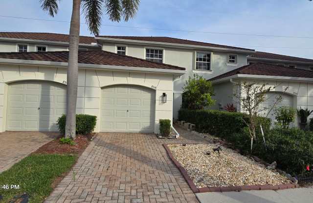 ***Beautiful Clean ready to move-in Townhome 2BR/2.5BA/1 Car Garage *** photos photos