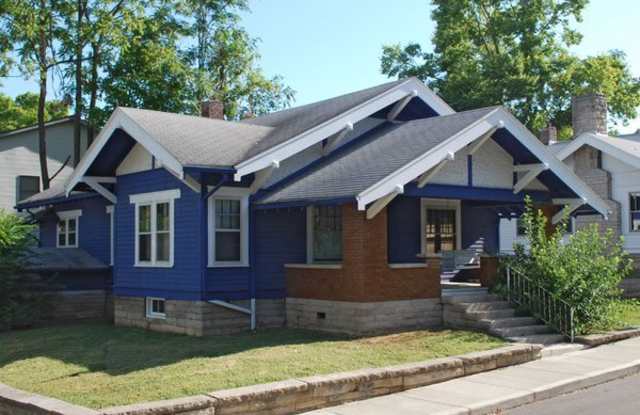 3 Bed, 1 Bath House - "Stone's Throw" photos photos