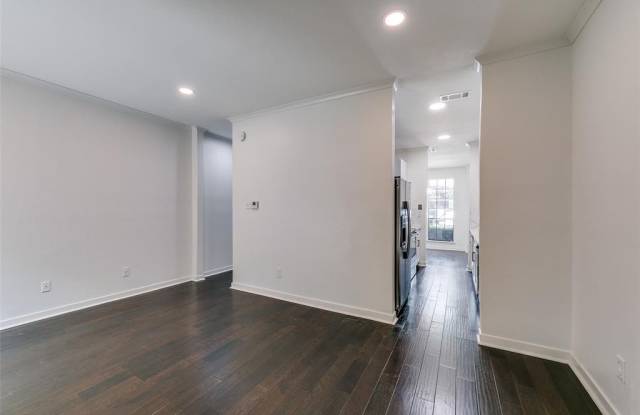 3817 Rawlins Street Gallery 3