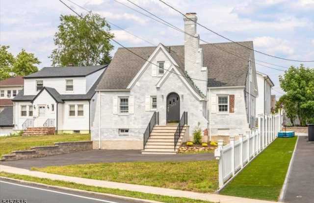 235 River Dr photos photos