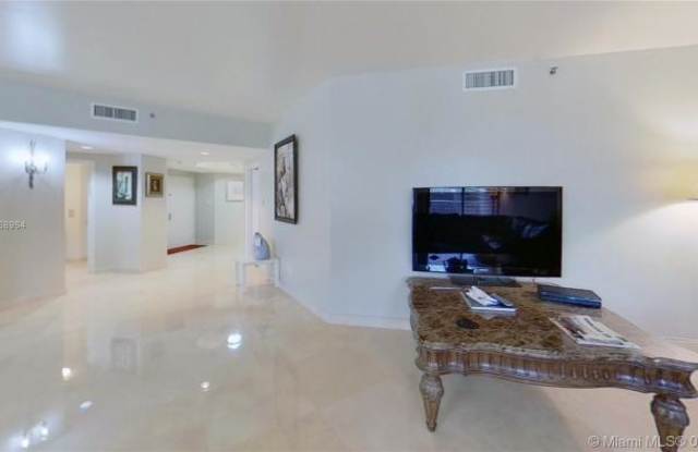 2000 Island Blvd. Gallery 2