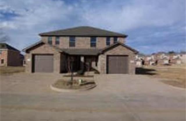 2317 Bloomfield Drive - 2317 Bloomfield Drive, Arlington, TX 76012