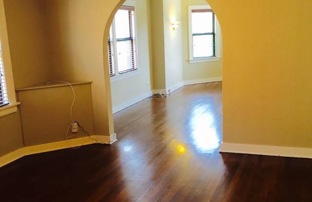 4508 Broadway Gallery 2