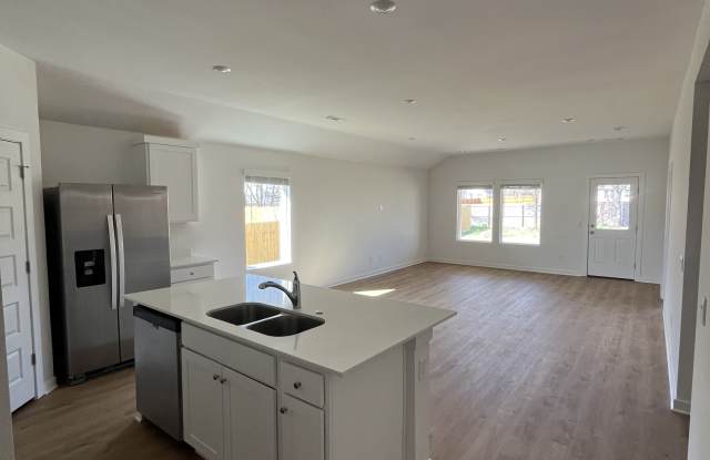 5701 Lavender Avenue Gallery 3
