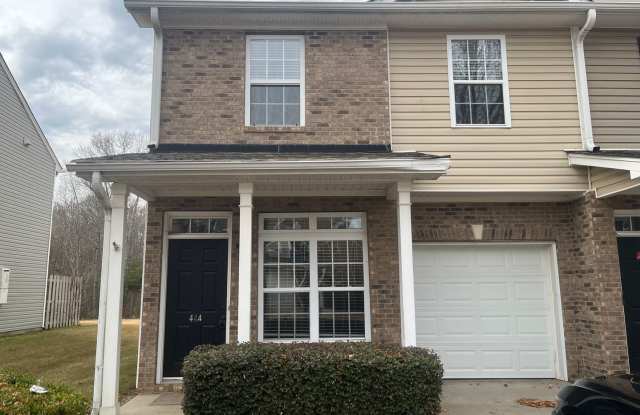 Expansive 3/3 Available Now! photos photos