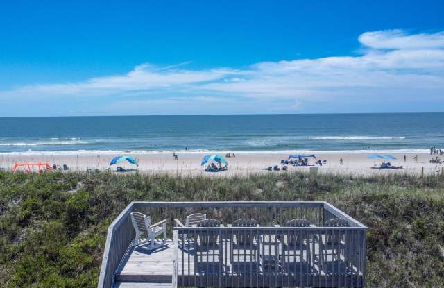 2 Bedroom, Pet Friendly, Ocean View Cottage with Elevated Deck- Off Season Rental Gallery 4