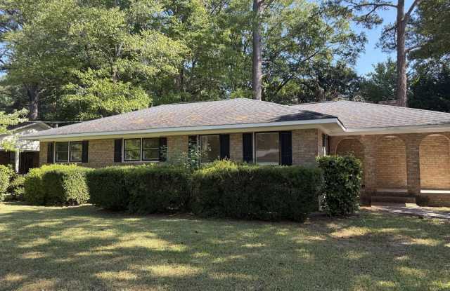 305 Crestline Boulevard Gallery 1