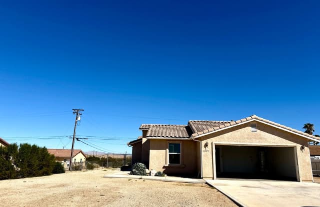 3 Bedroom 3 Bath Home with Guest Quarters Gallery 1