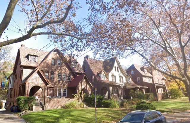 6/1 Remodeled LUXURY house 2 blocks from CMU. photos photos