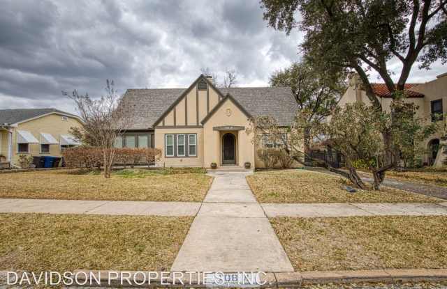 108 W Ridgewood Ct Gallery 4