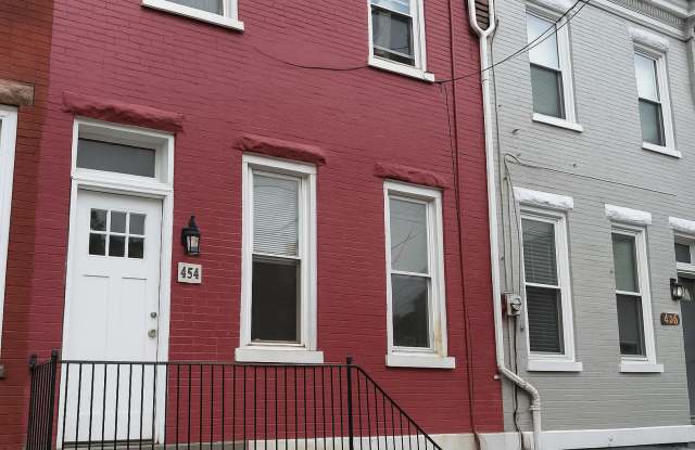 First Floor 1 Bedroom w/ BONUS ROOM and Central Air! photos photos