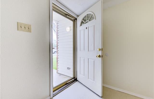6406 Alta Oaks Drive Gallery 3