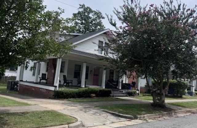 4 bedroom, 2 1/2 bath house for rent in the Grid Gallery 1