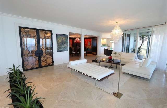 8665 Bay Colony Dr Gallery 4