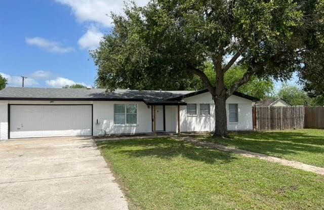 451 E Wildwood Dr - 451 East Wildwood Drive, Corpus Christi, TX 78410