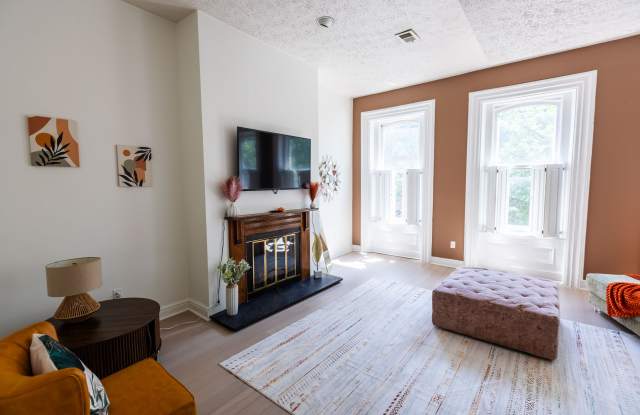 1304 Liverpool Street - 2 photos photos