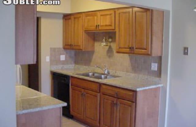 48596 Roma Valley Dr - 48596 W Roma Valley Cir, Macomb County, MI 48317