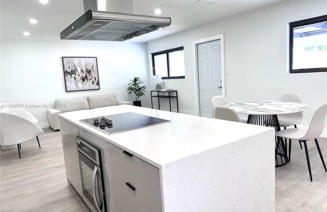 2421 N 56th Terrace, Hollywood, FL 33021 photos photos