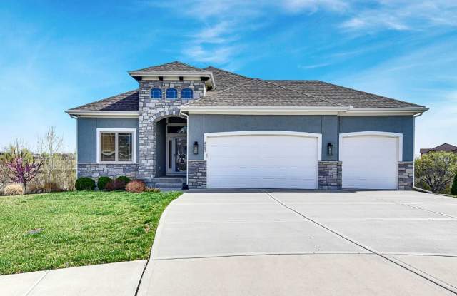 4 BR/3BA | Newly Renovated Single Family Home | 3-Car Covered Parking | Back Deck photos photos