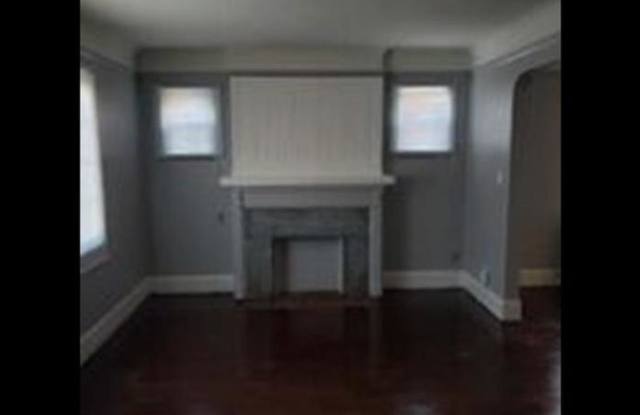 17156 Winthrop Street Gallery 4