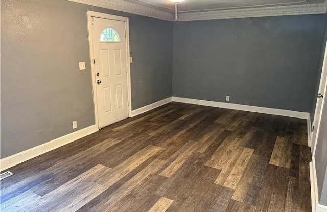 4245 The Paseo Gallery 3