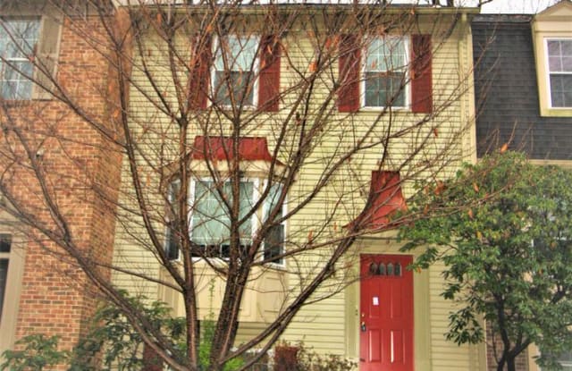 9585 Lindenbrook St - 9585 Lindenbrook Street, Oakton, VA 22031