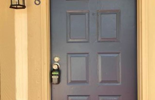 Condo in quiet subdivision with lots of privacy and free of thru traffic streets. Enjoy private carport and enclosed patio. - 368 South Chaucer Lane, Seminole County, FL 32746 Condo in quiet subdivision with lots of privacy and free of thru traffic streets. Enjoy private carport and enclosed patio. - 368 South Chaucer Lane, Seminole County, FL 32746