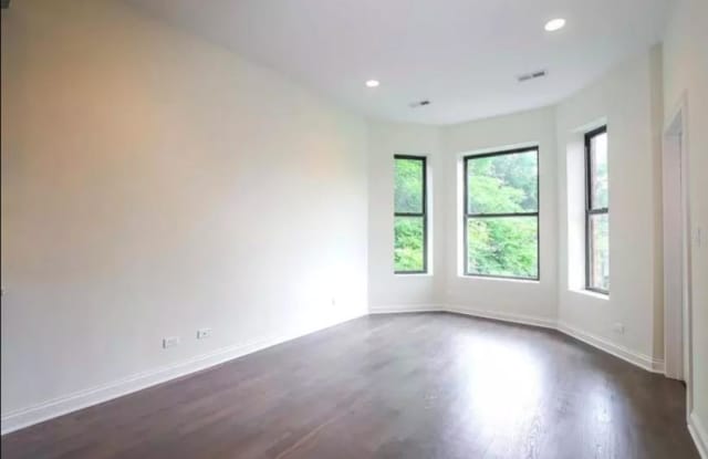 2852 Shakespeare Gallery 4