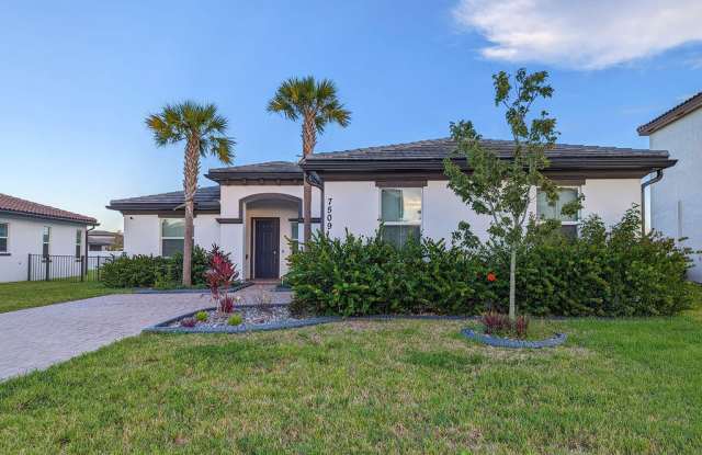 7509 NW Farnsworth Circle Gallery 3