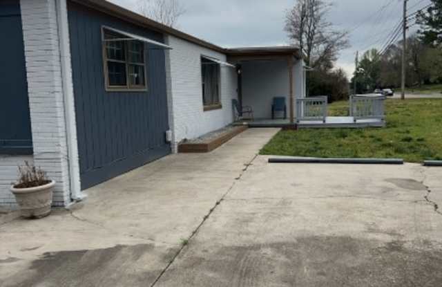 1595 Slaughter Road - A Gallery 4