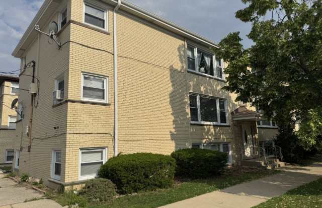 4752 N MENARD Avenue photos photos