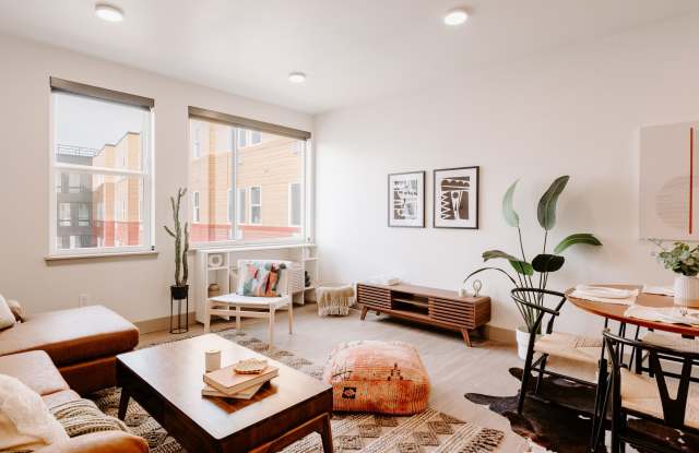 Vina Apartments - Affordable Housing Gallery 2