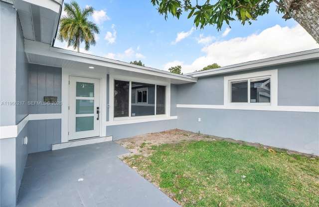 4725 NW 5th Ct photos photos